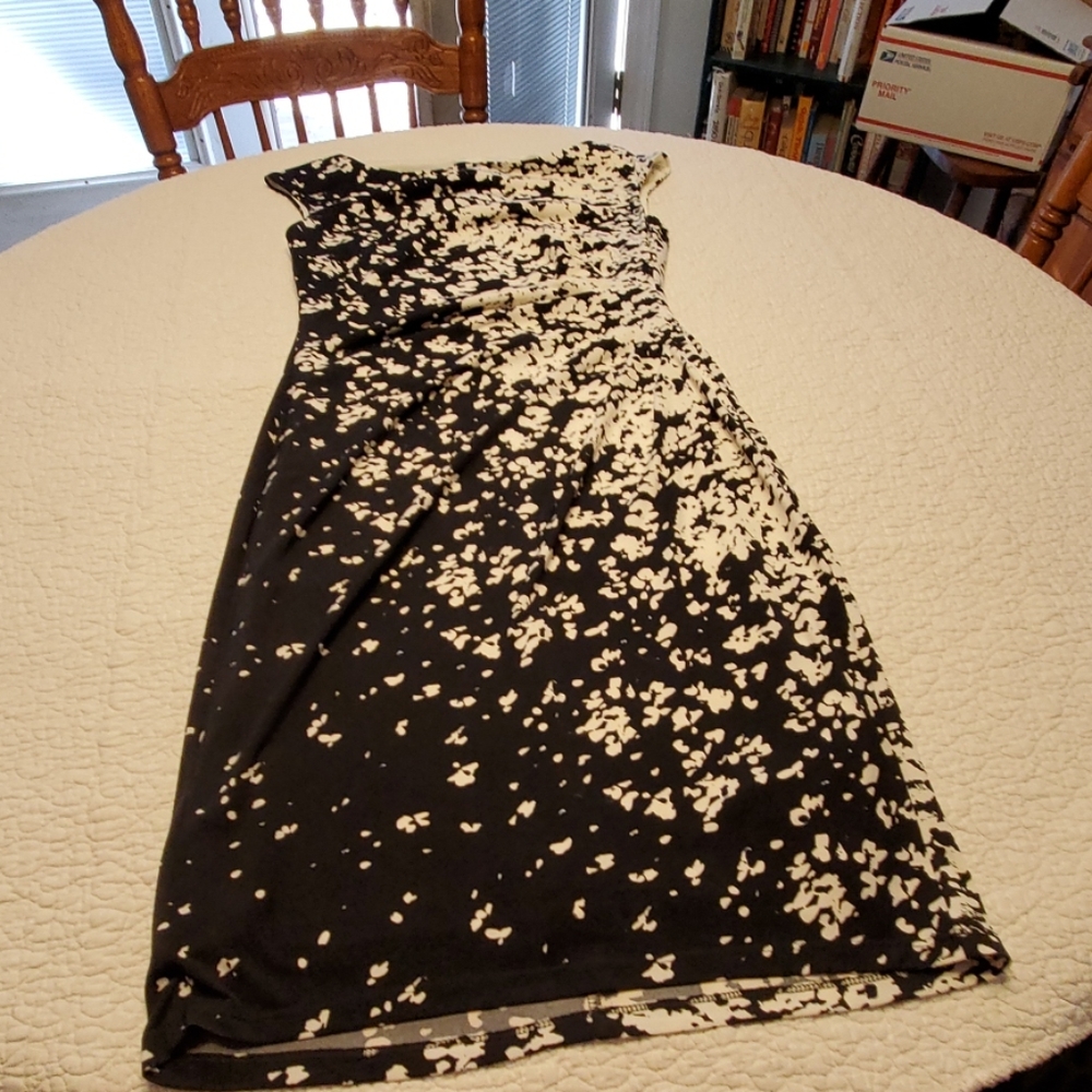 ladies sleeveless dress